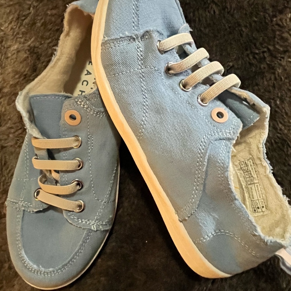 Vionic beach lace less shoes.  Baby blue.  Worn once.  Sz 6 but fits like a 7.